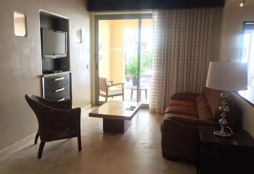 Zafiro Beach Boutique Resort