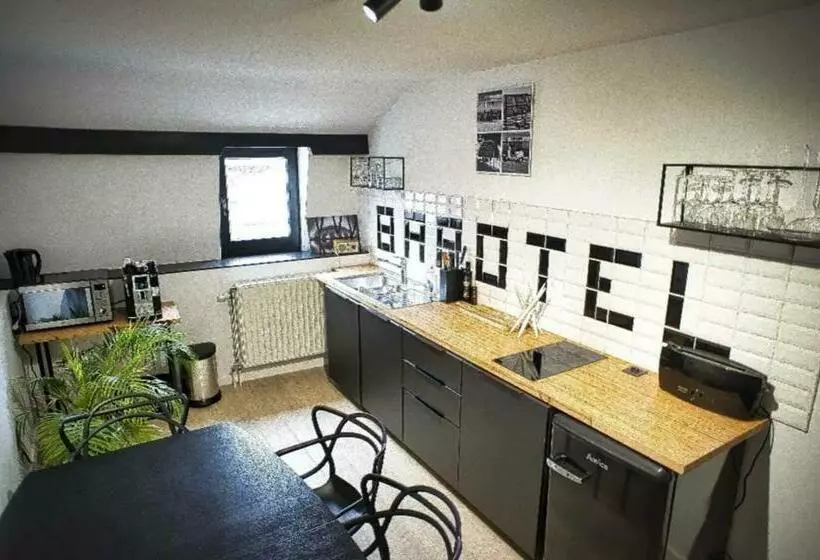 Aamiaismajoitus (B&B) Barotel   Bed & Dinner