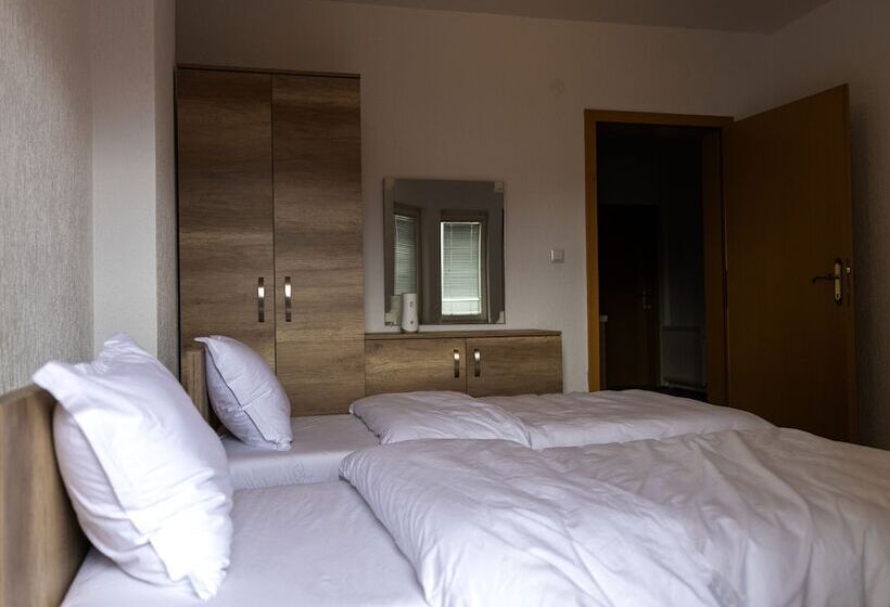 تختخواب و صبحانه Park