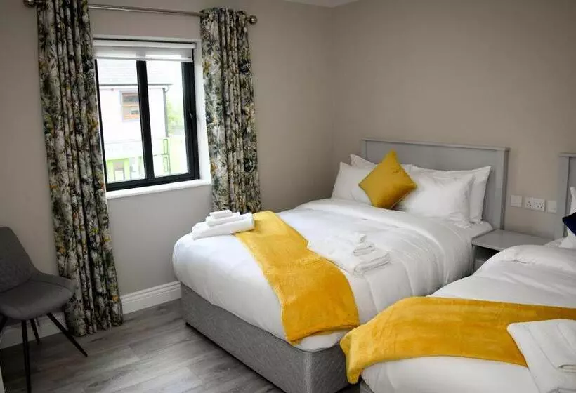 ベッドアンドブレックファースト The Leitrim Inn And Blueway Lodge