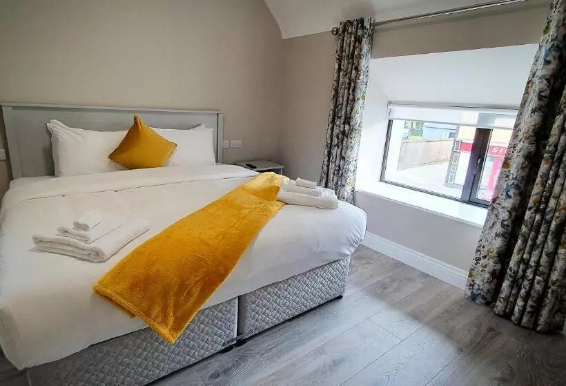 ベッドアンドブレックファースト The Leitrim Inn And Blueway Lodge