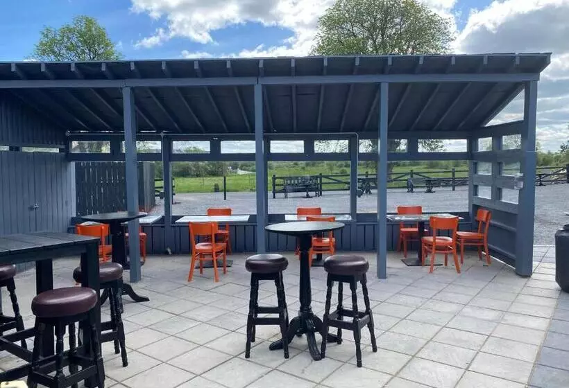 ベッドアンドブレックファースト The Leitrim Inn And Blueway Lodge