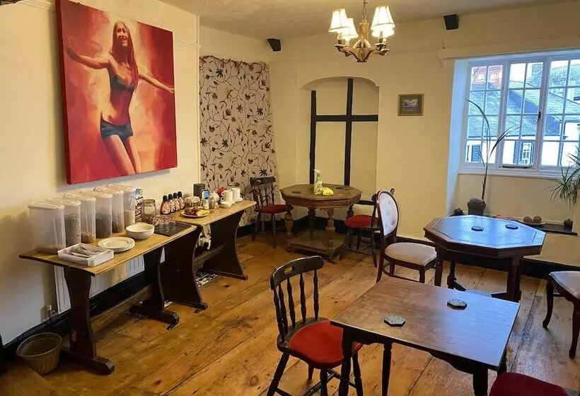 Aamiaismajoitus (B&B) The Tree Inn