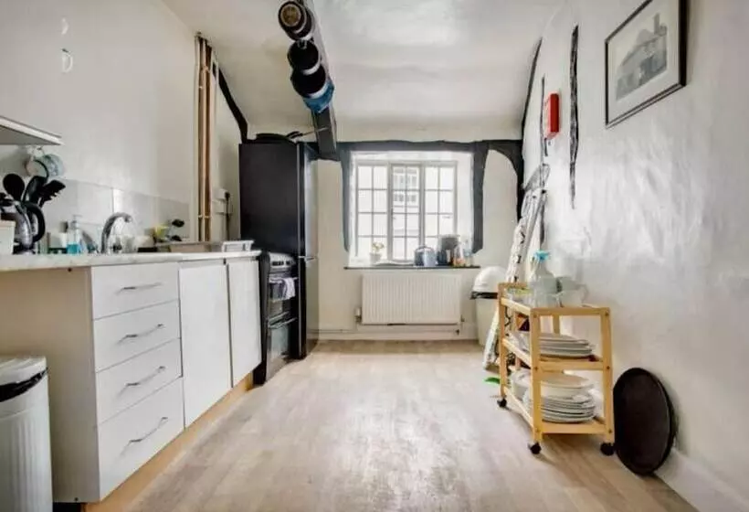 Aamiaismajoitus (B&B) The Tree Inn