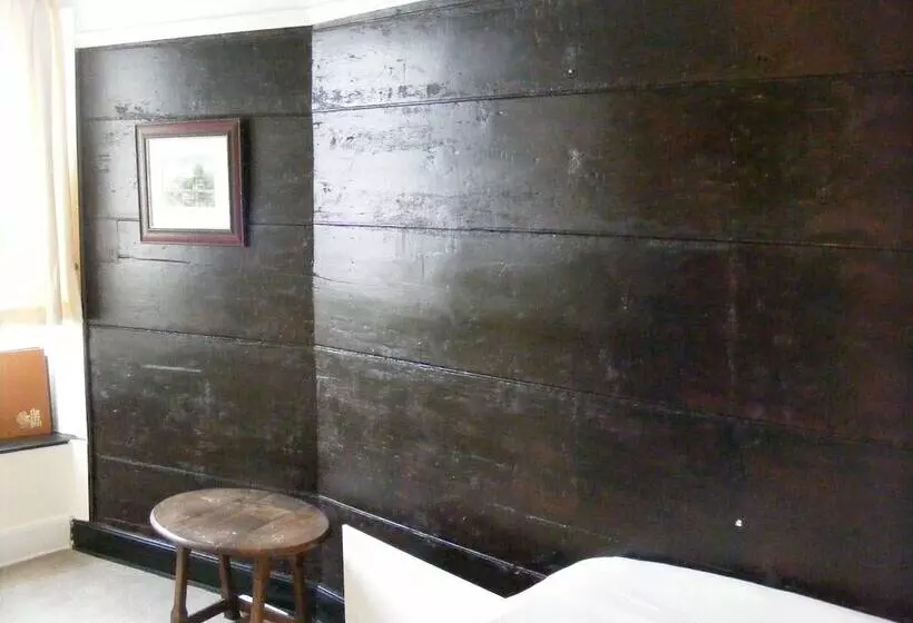 Aamiaismajoitus (B&B) The Tree Inn