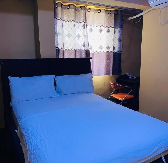 پانسیون Jennabwa Lodge And Restaurant