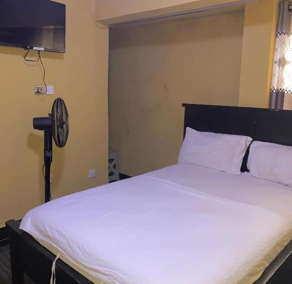 پانسیون Jennabwa Lodge And Restaurant