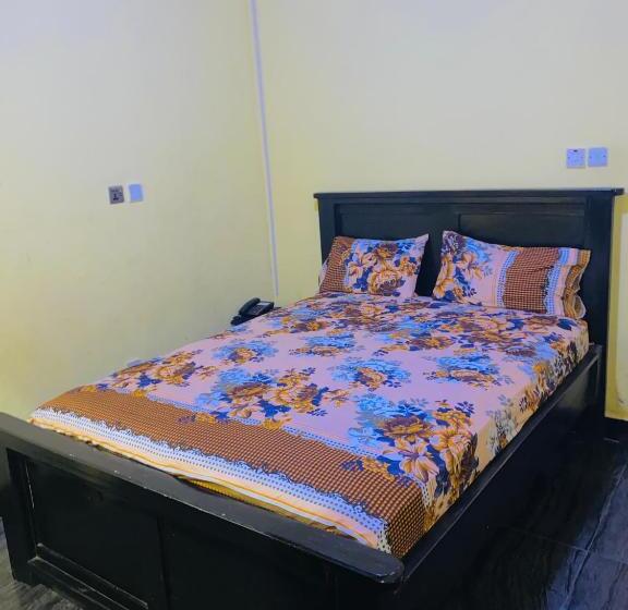 پانسیون Jennabwa Lodge And Restaurant