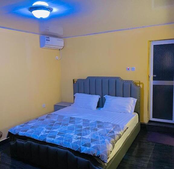 پانسیون Jennabwa Lodge And Restaurant