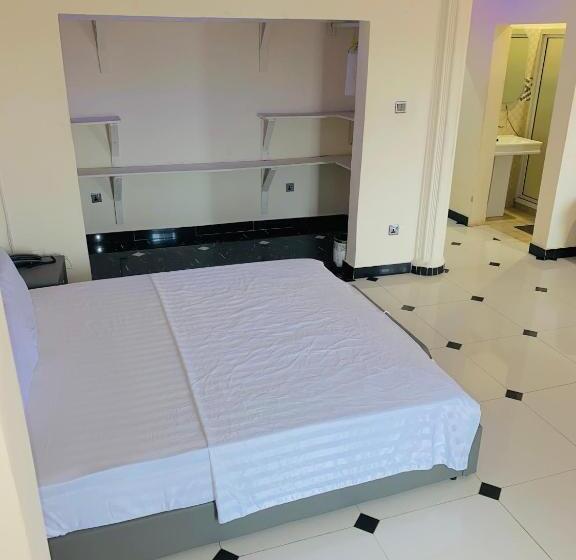 پانسیون Jennabwa Lodge And Restaurant