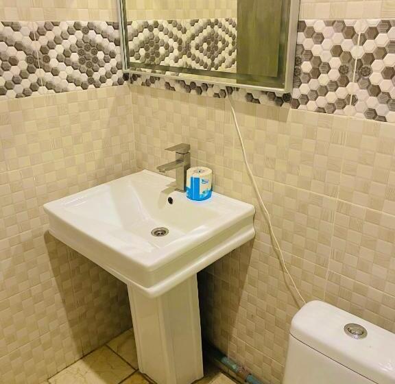 پانسیون Jennabwa Lodge And Restaurant