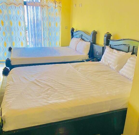 پانسیون Jennabwa Lodge And Restaurant