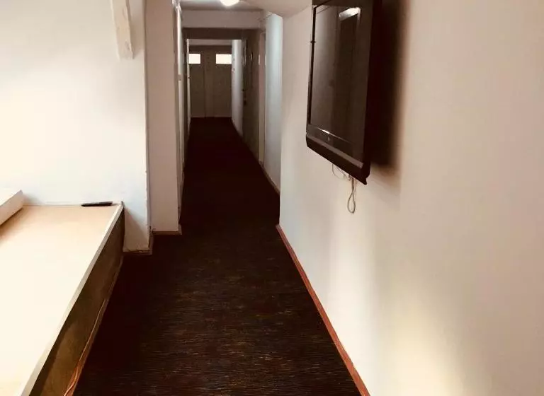 Y Hostel