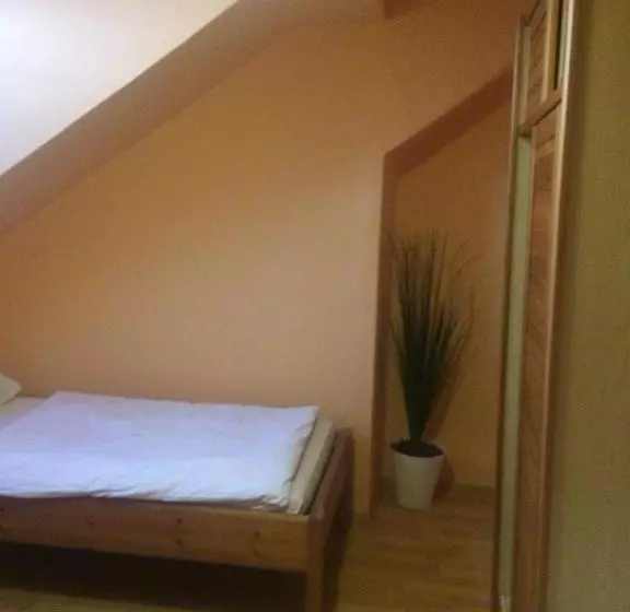Y Hostel