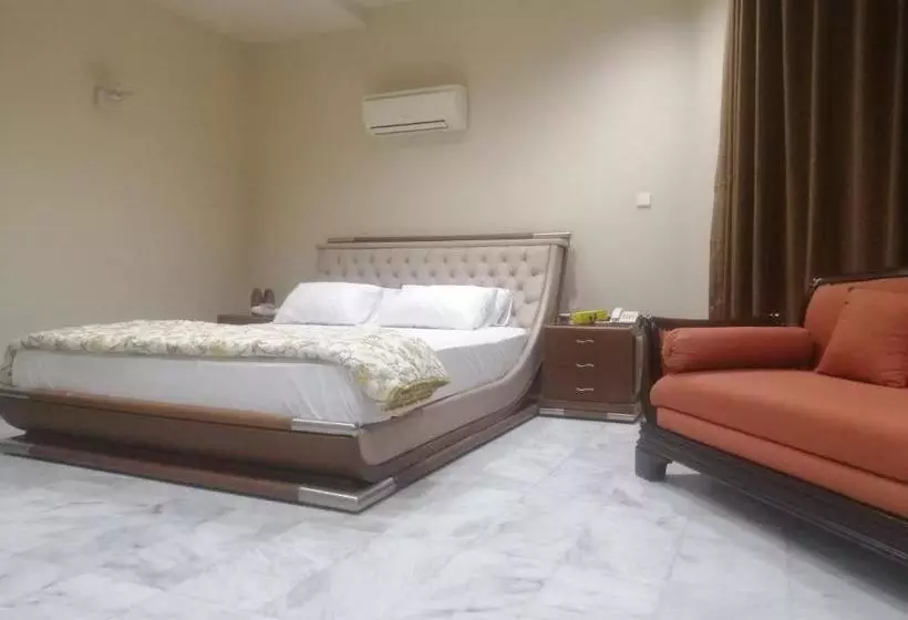 تختخواب و صبحانه State Residency