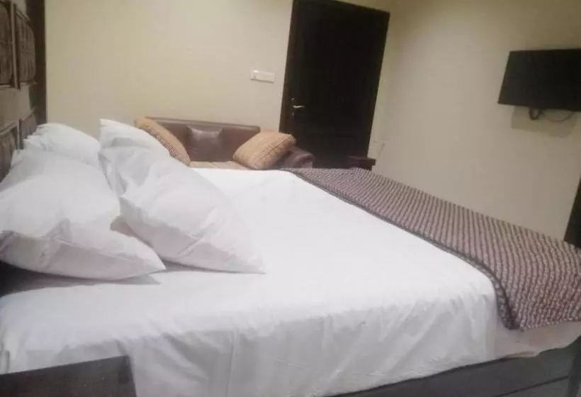 تختخواب و صبحانه State Residency