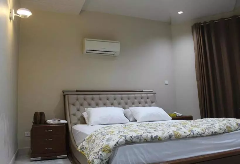 تختخواب و صبحانه State Residency