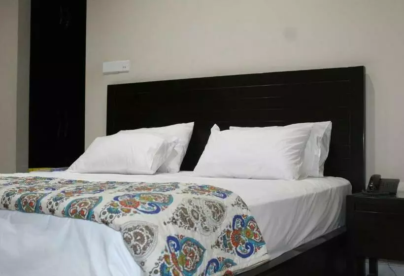 تختخواب و صبحانه State Residency