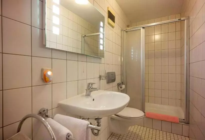 Hotelli Gästehaus Schreyer