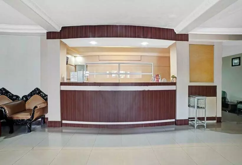 Hotelli Oyo 90487 Wisma Kuta Karang Baru