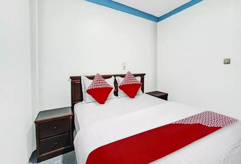 Hotelli Oyo 90487 Wisma Kuta Karang Baru
