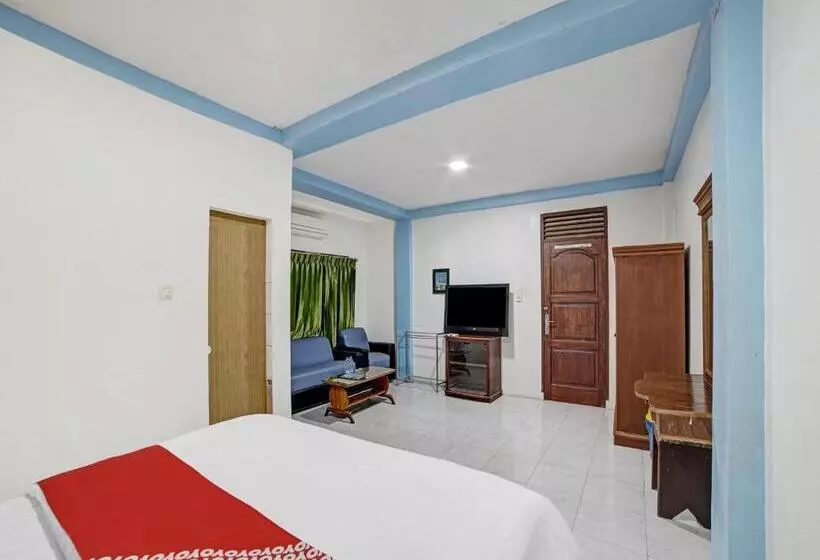 Hotelli Oyo 90487 Wisma Kuta Karang Baru
