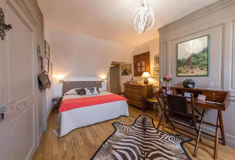 پانسیون Room In Guest Room   This 10th Century Home Sits In An Extraordinary Setting In The Center Of Orlean