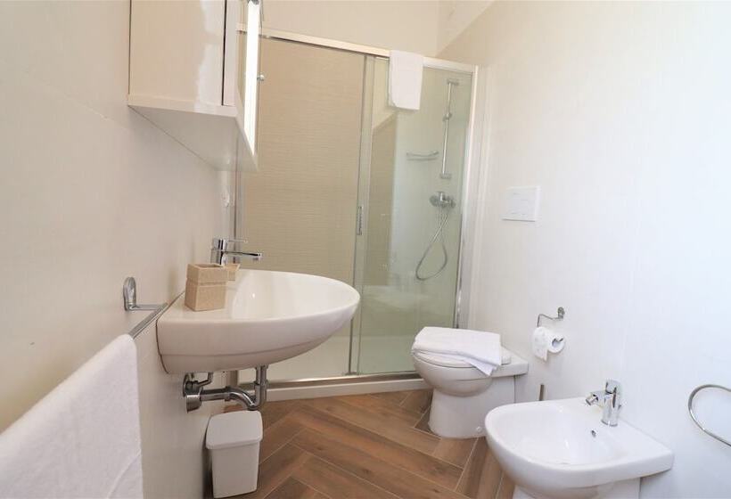 פנסיון Triple Comfort Pink Grapefruit