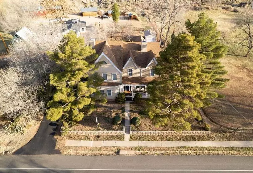 Aamiaismajoitus (B&B) Tyler Inn At Zion