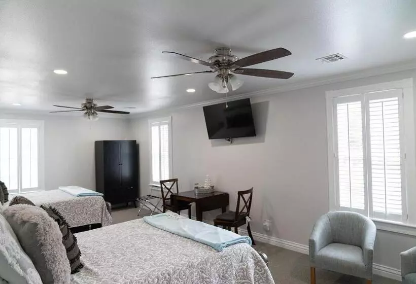 Aamiaismajoitus (B&B) Tyler Inn At Zion