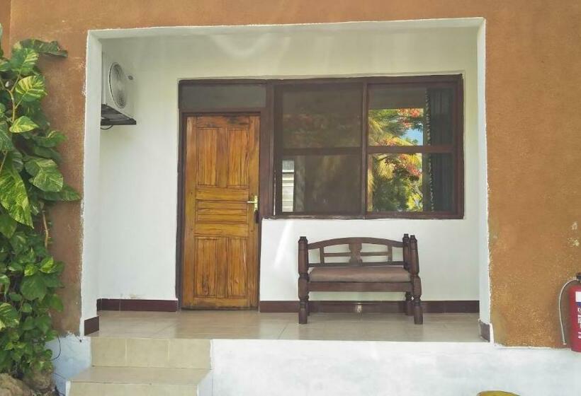 ホテル Funky Squids Beach Resort