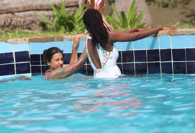 ホテル Funky Squids Beach Resort