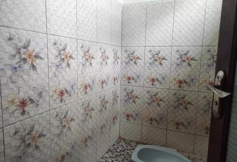 Hotelli Oyo 90333 Wisma Tenang Jaya Syariah