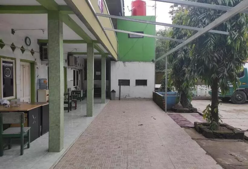 Hotelli Oyo 90333 Wisma Tenang Jaya Syariah