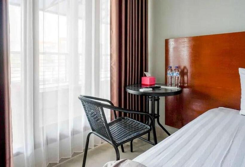 Hotel Reddoorz Near Stadion Kridosono Blora