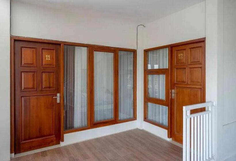 Hotel Reddoorz Near Stadion Kridosono Blora