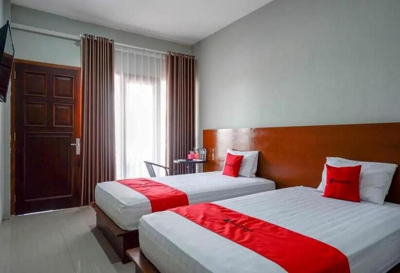 Hotel Reddoorz Near Stadion Kridosono Blora