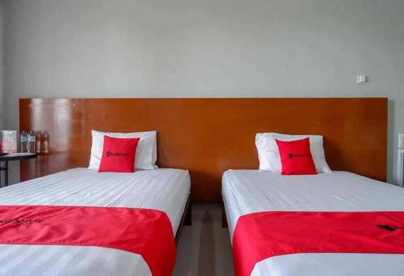 Hotel Reddoorz Near Stadion Kridosono Blora