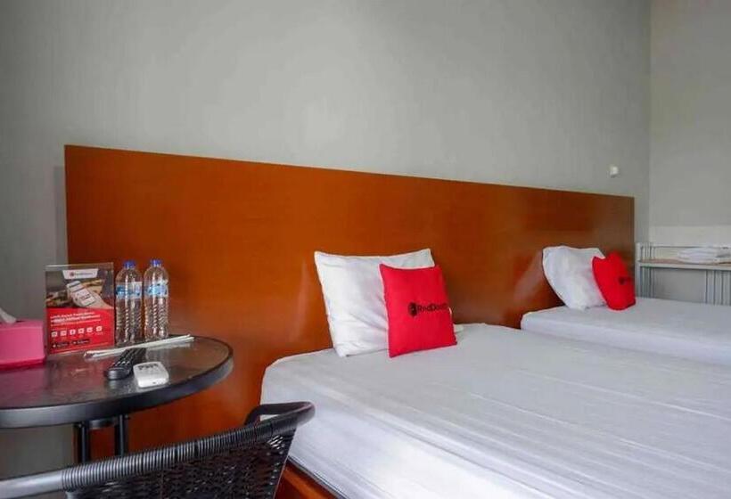 호텔 Reddoorz Near Stadion Kridosono Blora