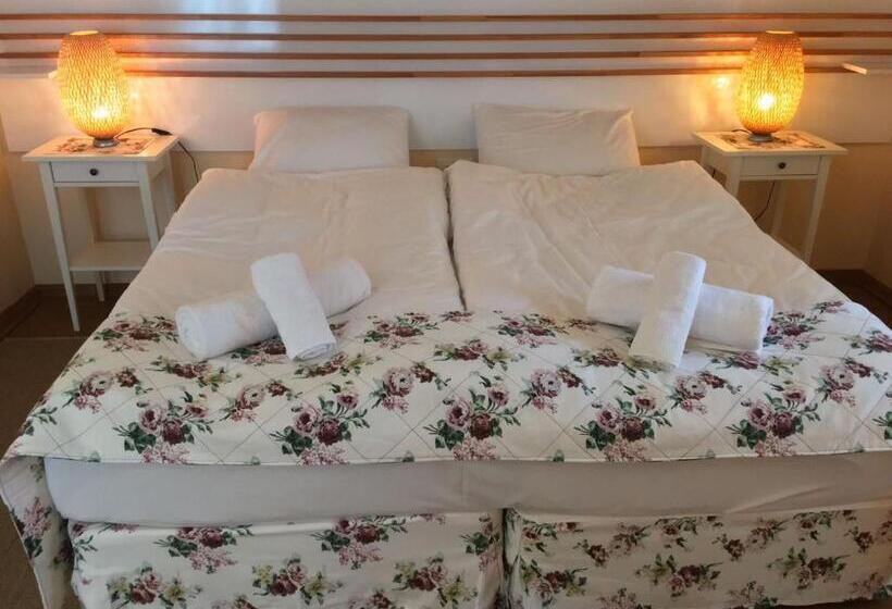 בית מלון כפרי Camlihemsin Tasmektep