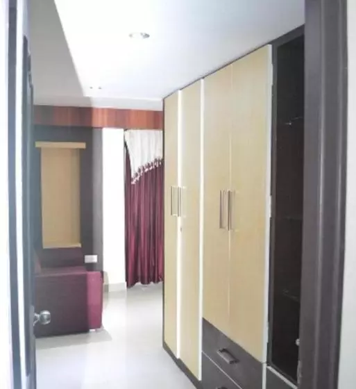 Hotelli Star Msr Residency