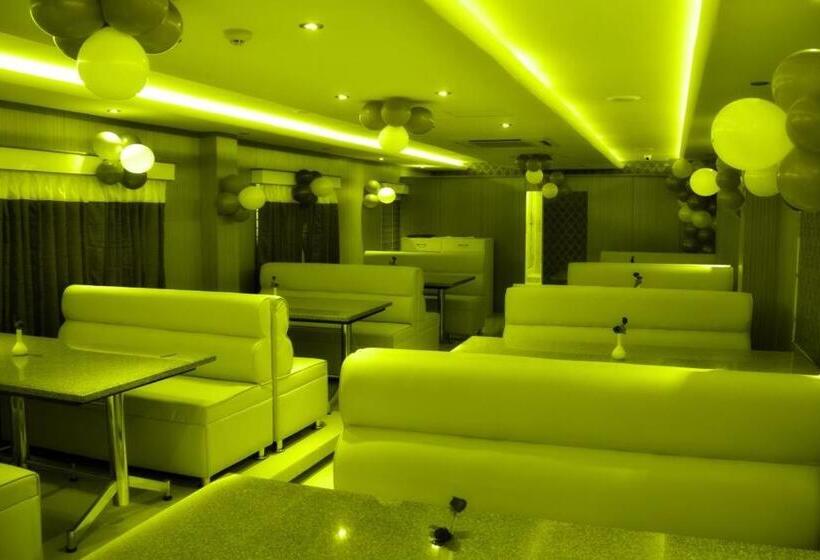 Hotel Star Msr Residency