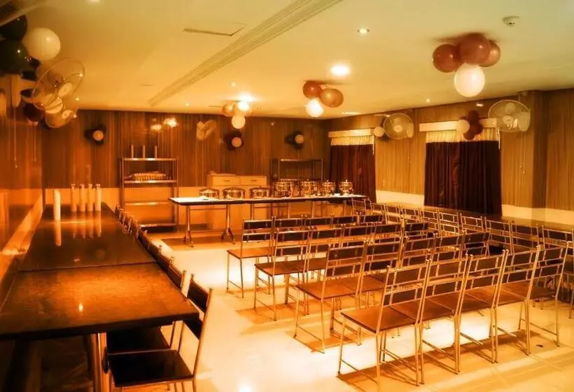 Hotelli Star Msr Residency