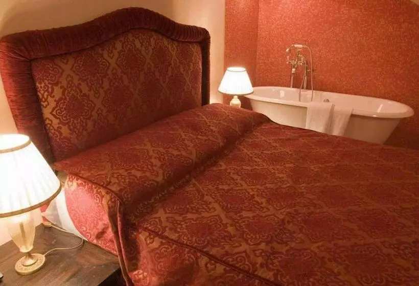 هتل Grana Barocco Art