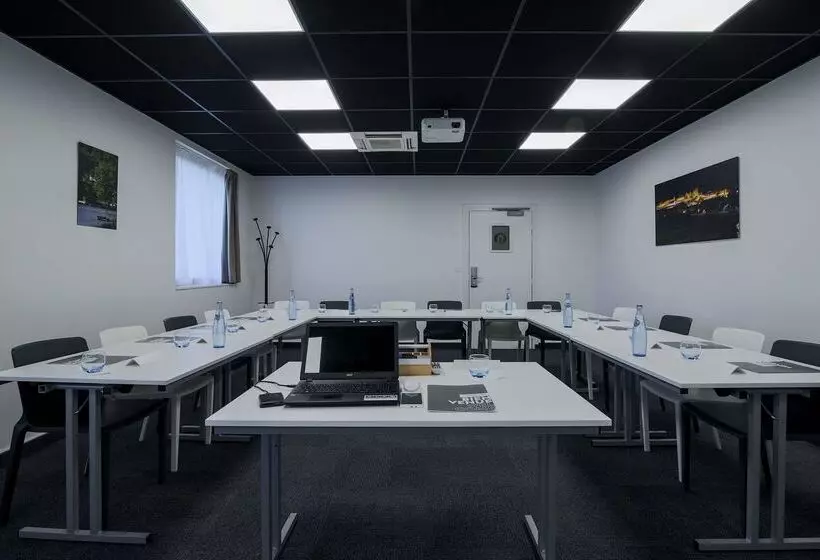 Отель Campanile Carcassonne Est La Cite