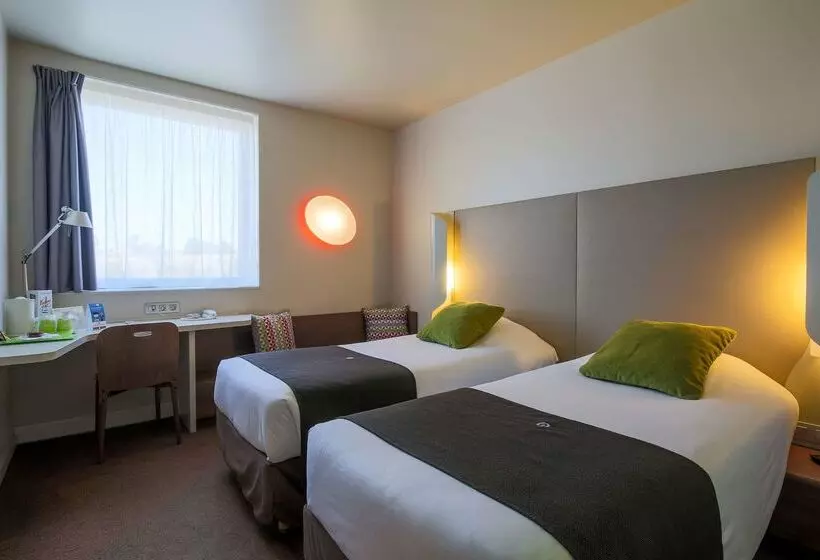 Отель Campanile Carcassonne Est La Cite