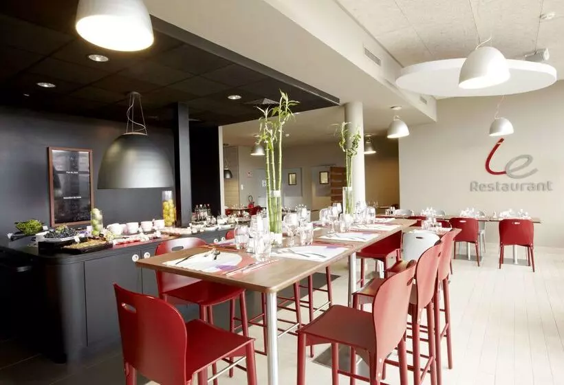 Отель Campanile Carcassonne Est La Cite