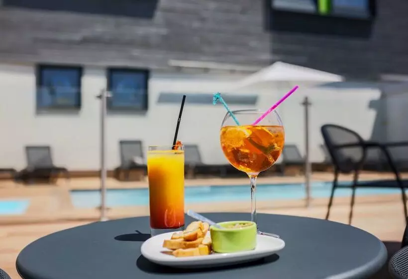 Отель Campanile Carcassonne Est La Cite