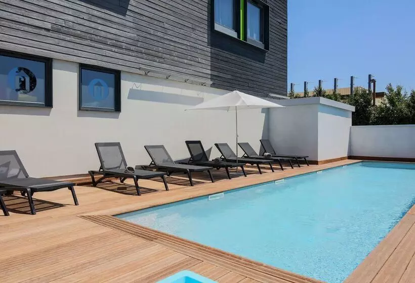 Отель Campanile Carcassonne Est La Cite