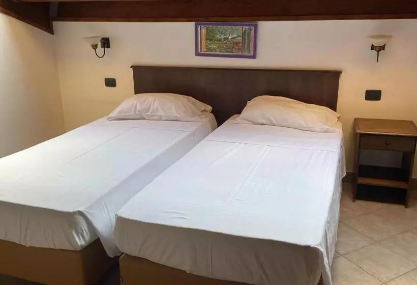 Отель Capomulini 3 Stelle